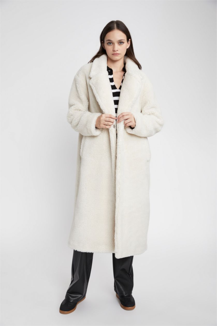 حريمي اللون الرملي جاكيت طويل فرو صناعي قصة عادية