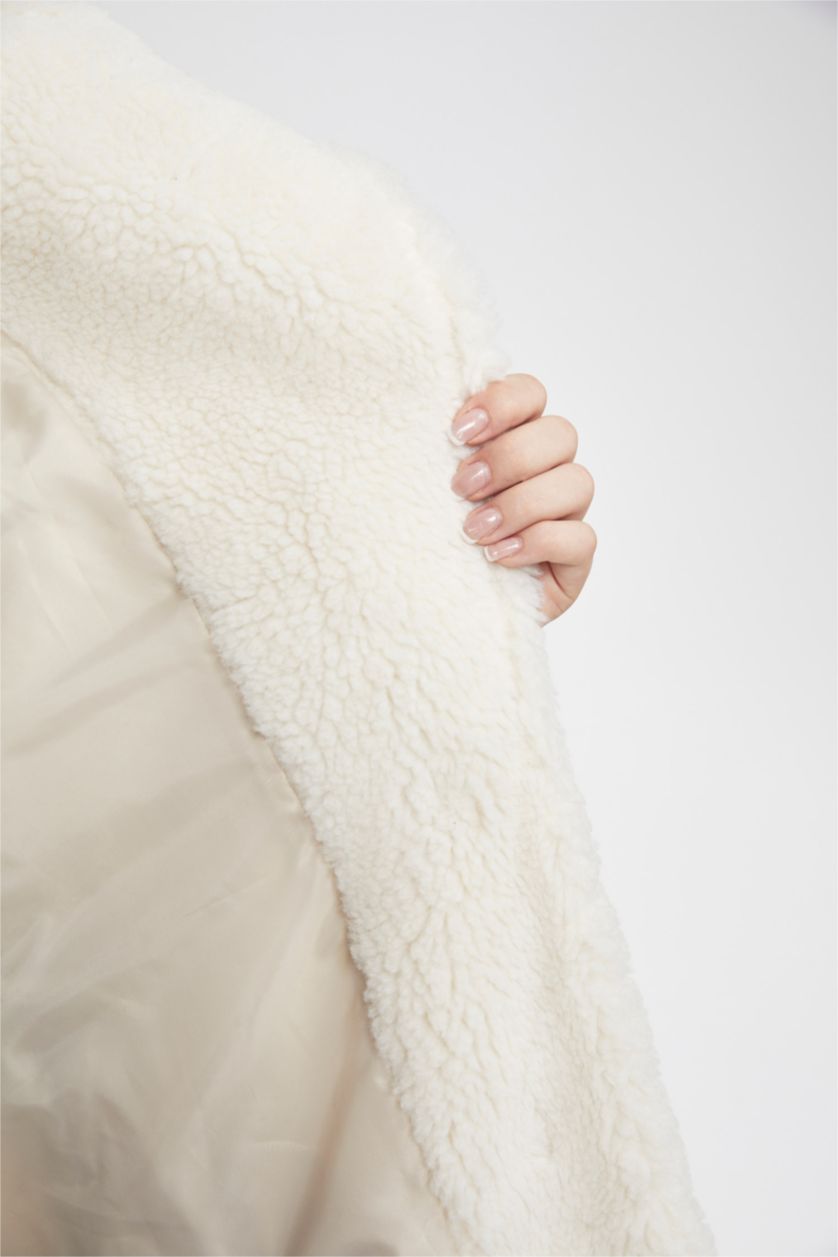 حريمي اللون الرملي جاكيت طويل فرو صناعي قصة عادية