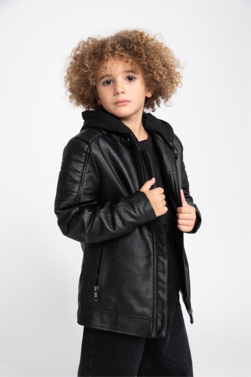 أولاد أسود جاكيت جلد صناعي بغطاء للرأس من القطيفة