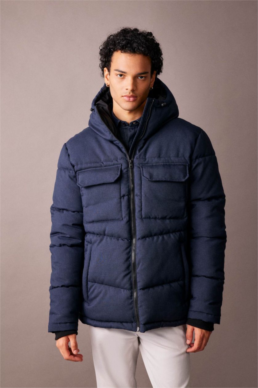 Erkek Lacivert Slim Fit Dar Kesim Şişme Mont Kapüşonlu Fermuarlı Çift Cepli
