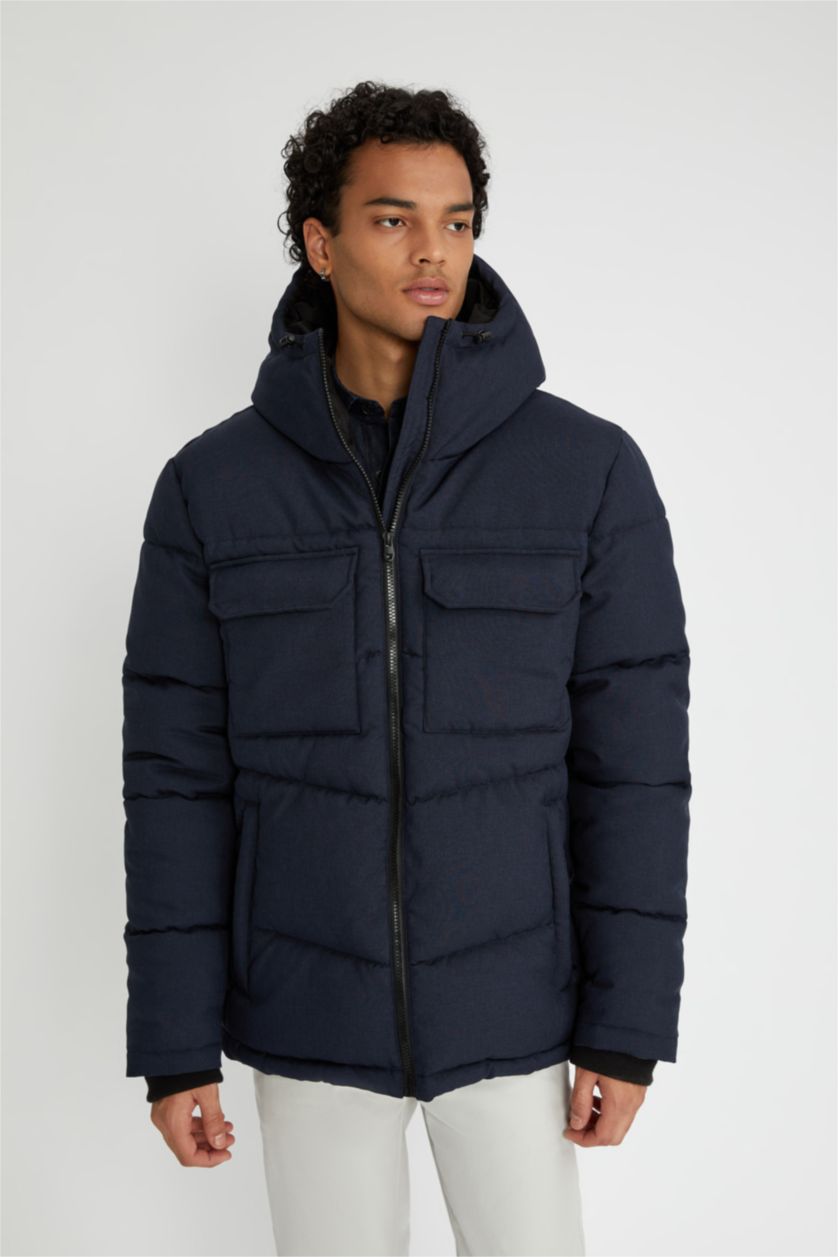Erkek Lacivert Slim Fit Dar Kesim Şişme Mont Kapüşonlu Fermuarlı Çift Cepli