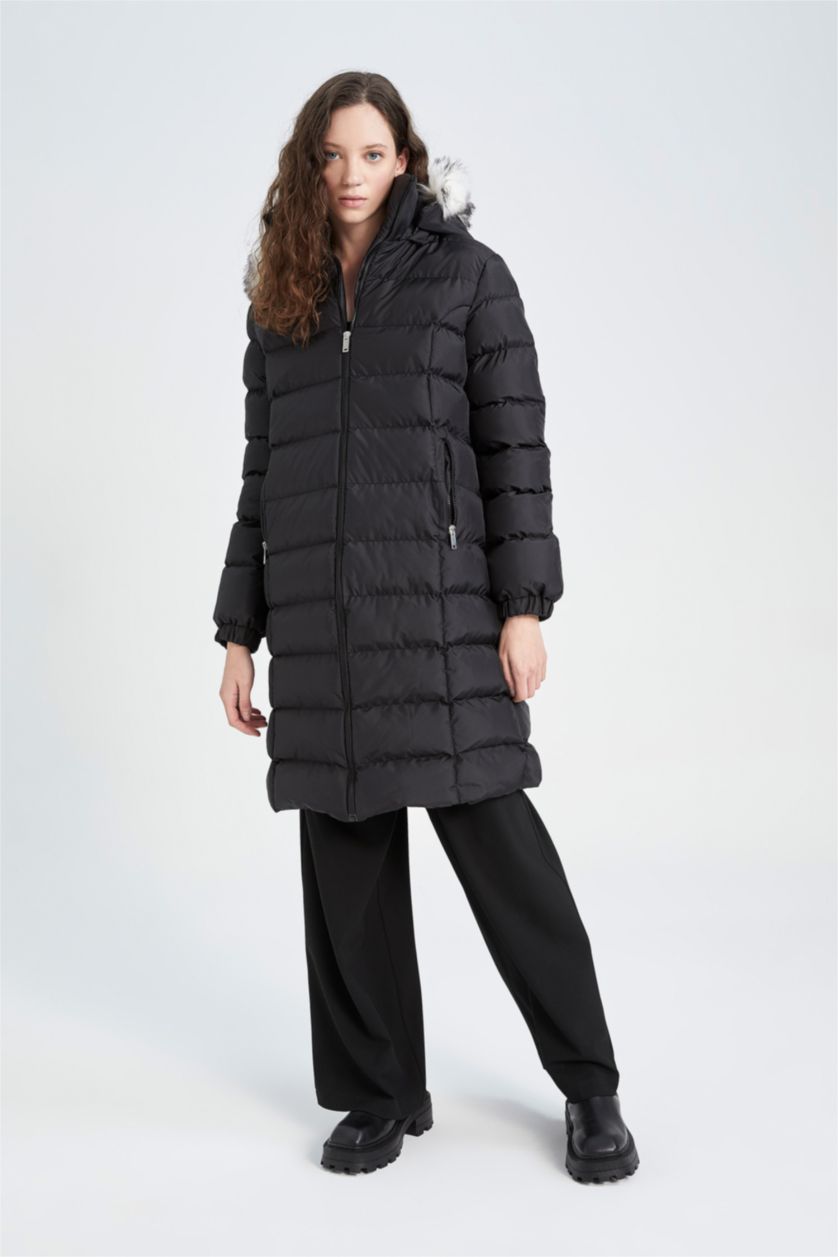 Kadın Siyah Su İtici Regular Kalıp Isı Yalıtımlı Suni Kürk Detaylı Kapüşonlu Kapitoneli Şişme Mont Parka