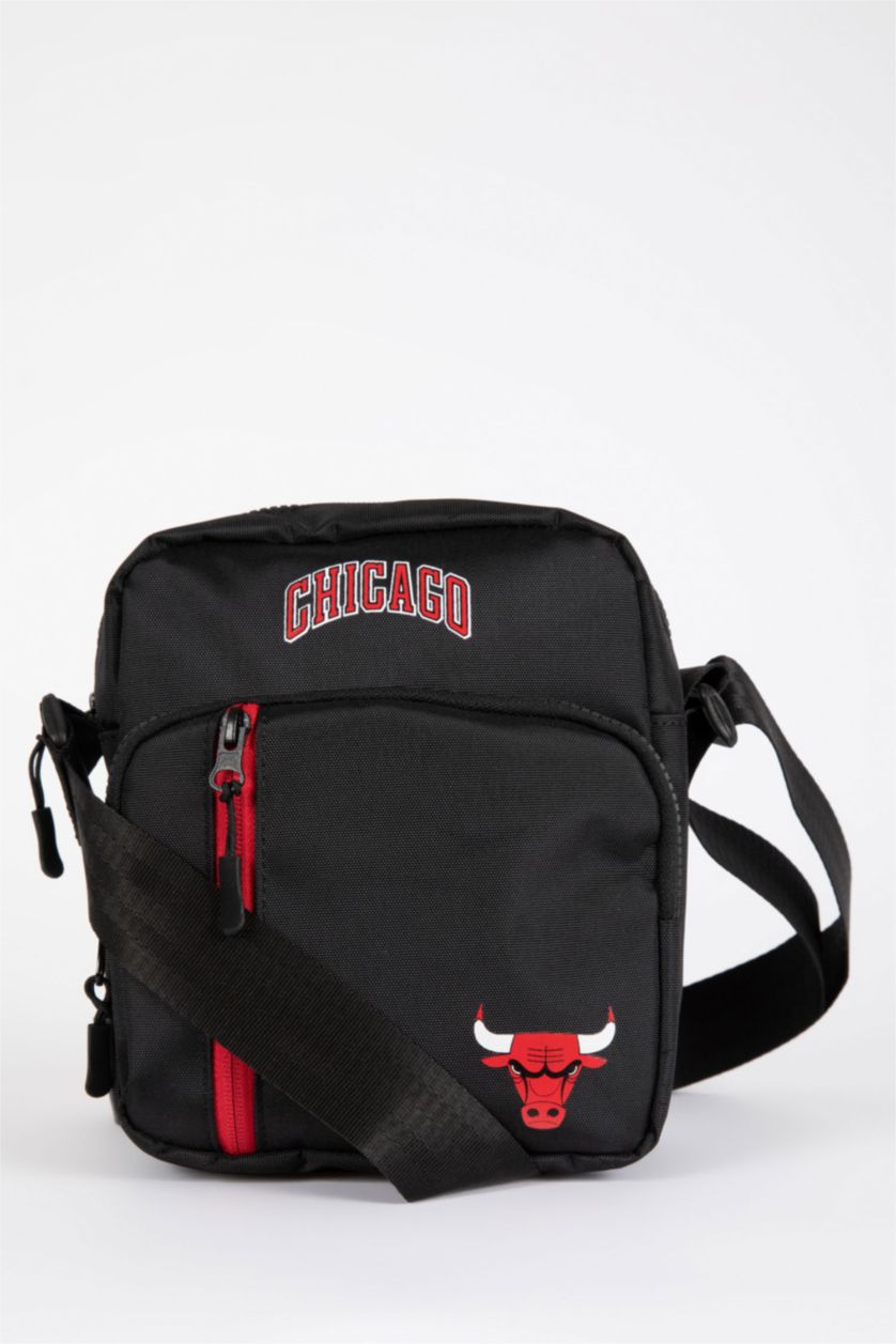 MAN Black Men Defacto Fit NBA Chicago Bulls Licensed Water Repellent Fabric Medium Crossbody Bag