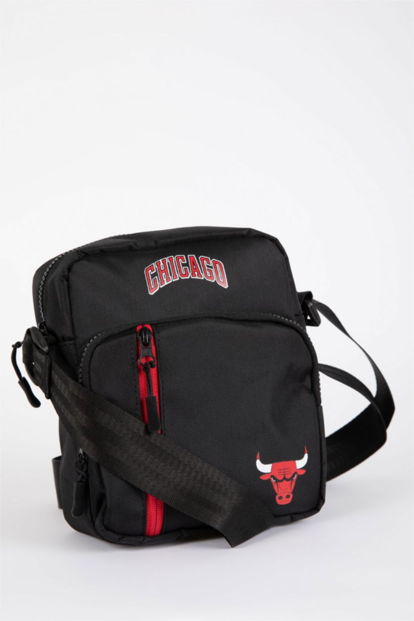 MAN Black Men Defacto Fit NBA Chicago Bulls Licensed Water Repellent Fabric Medium Crossbody Bag