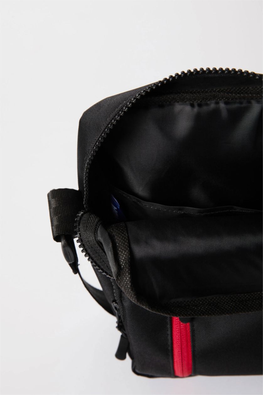 MAN Black Men Defacto Fit NBA Chicago Bulls Licensed Water Repellent Fabric Medium Crossbody Bag