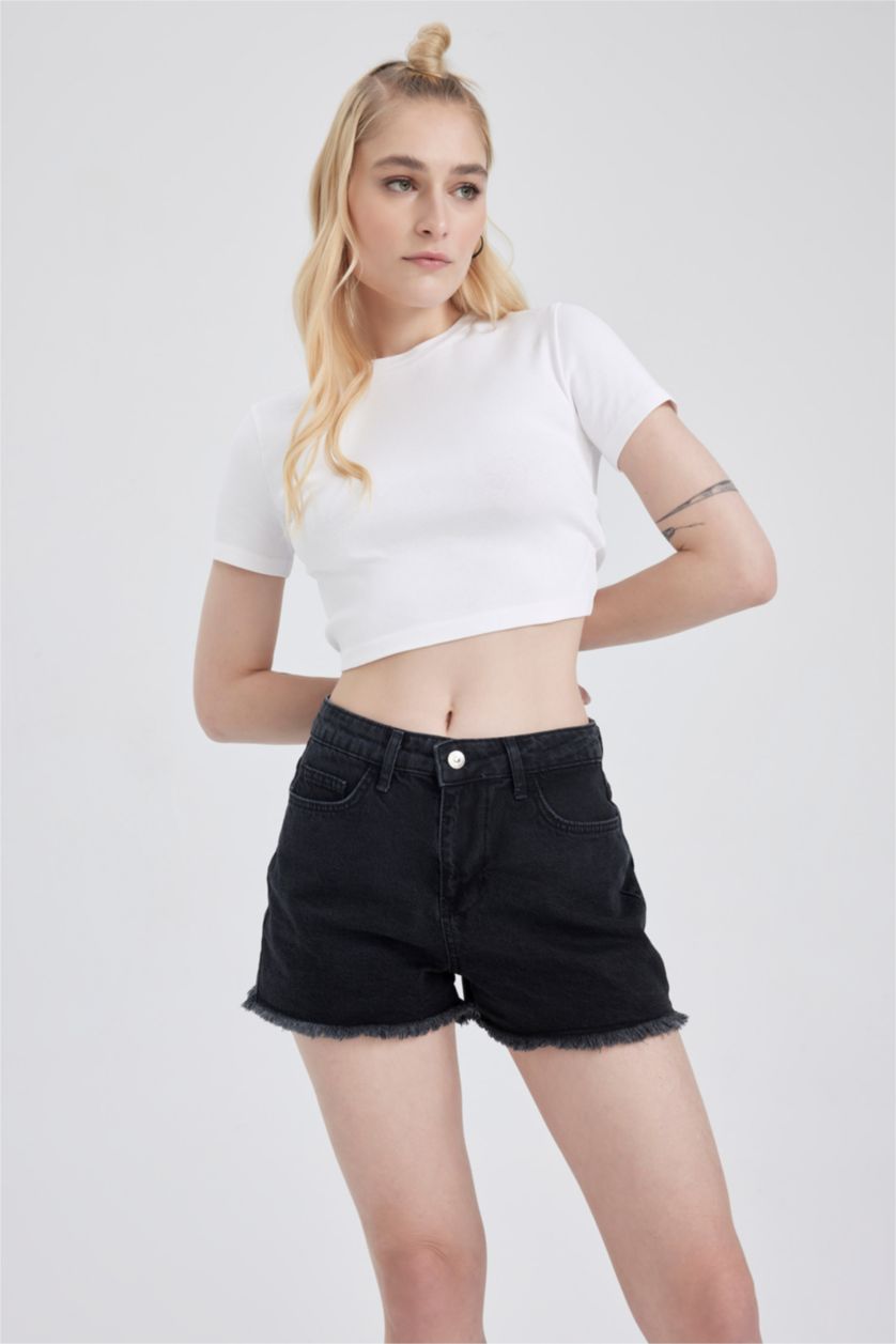 WOMAN Black Normal Waist Cut-Tip Jean Shorts