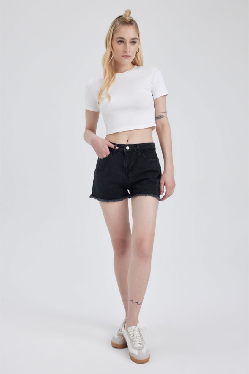 WOMAN Black Normal Waist Cut-Tip Jean Shorts