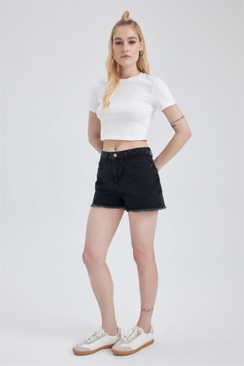 WOMAN Black Normal Waist Cut-Tip Jean Shorts