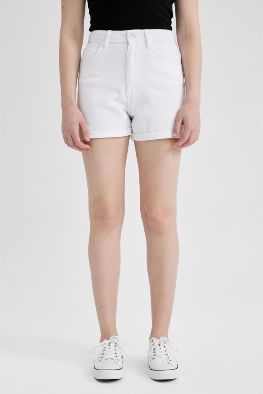 Woman White Mom Fit High Waist Folded Leg Jean Shorts