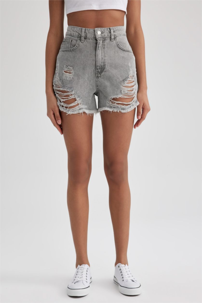 WOMAN Grey Mom Fit Normal Waist Cropped-Tip Denim Shorts