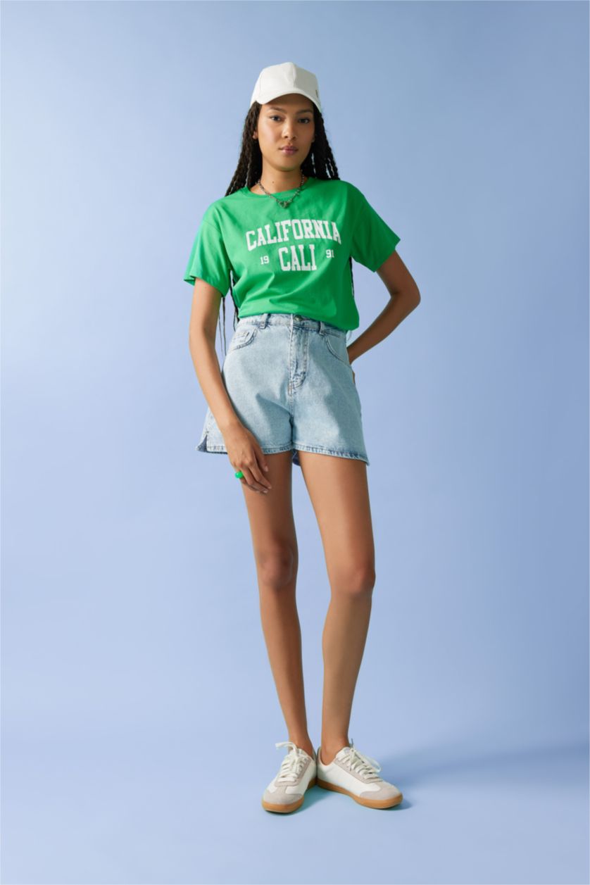 Kadın Açık Mavi Mom Fıt Jean Şort