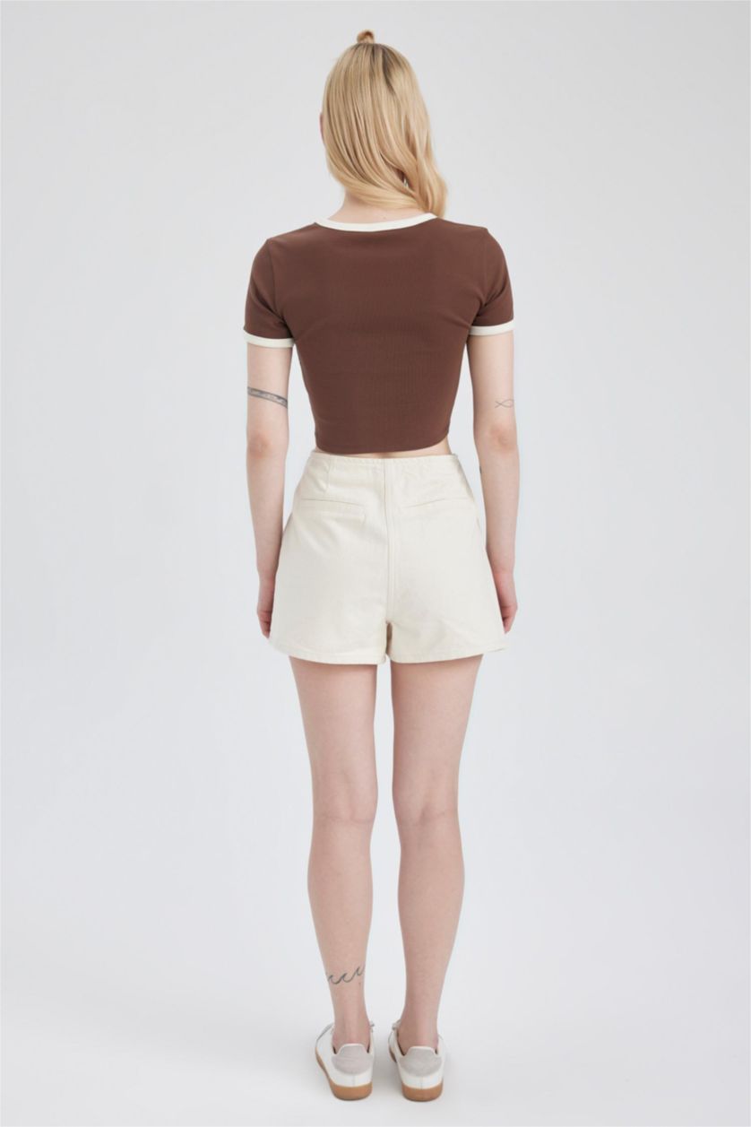 حريمي بيج فاتح شورت جينز قطن بخصر عادي