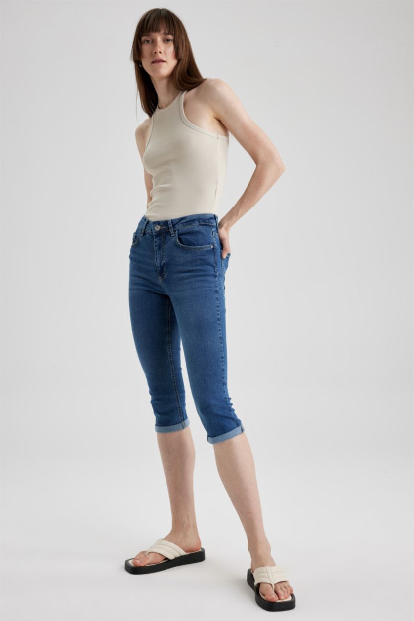 WOMAN Blue Normal Waist Jean Capri