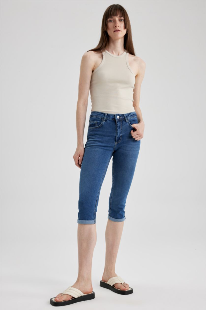 WOMAN Blue Normal Waist Jean Capri