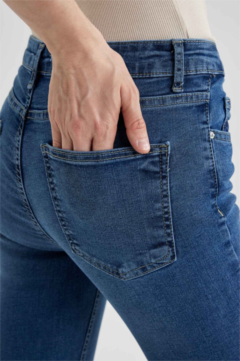 WOMAN Blue Normal Waist Jean Capri