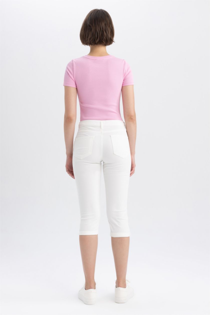 WOMAN White Capri High Waist Jean Capri