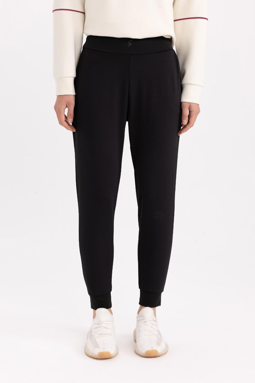 WOMAN Black DeFactoFit Standard Fit Chino Short Ankle Length Sweatpants