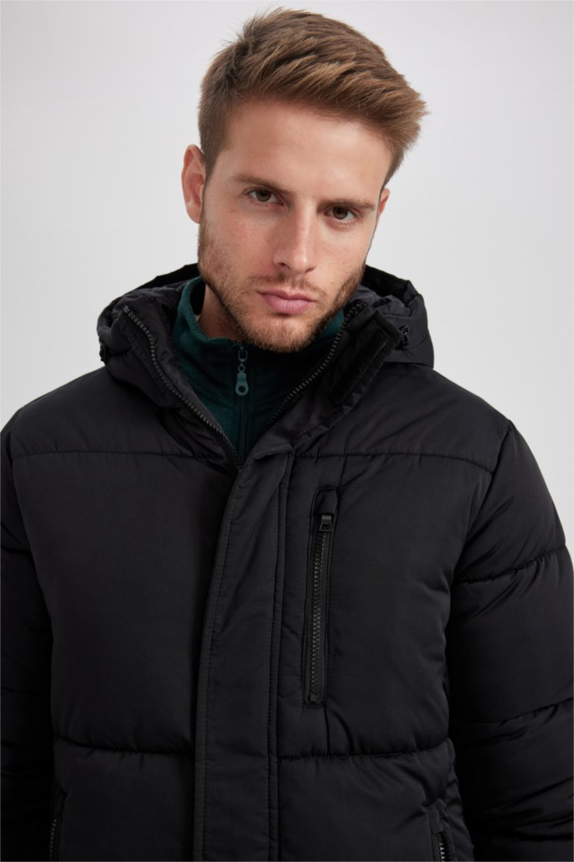 Erkek Siyah Su İtici Regular Fit Kapüşonlu Fermuarlı Cepli Uzun Şişme Mont Parka