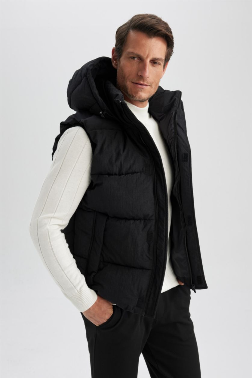 رجال أسود جيلي قصة عادية بغطاء للرأس