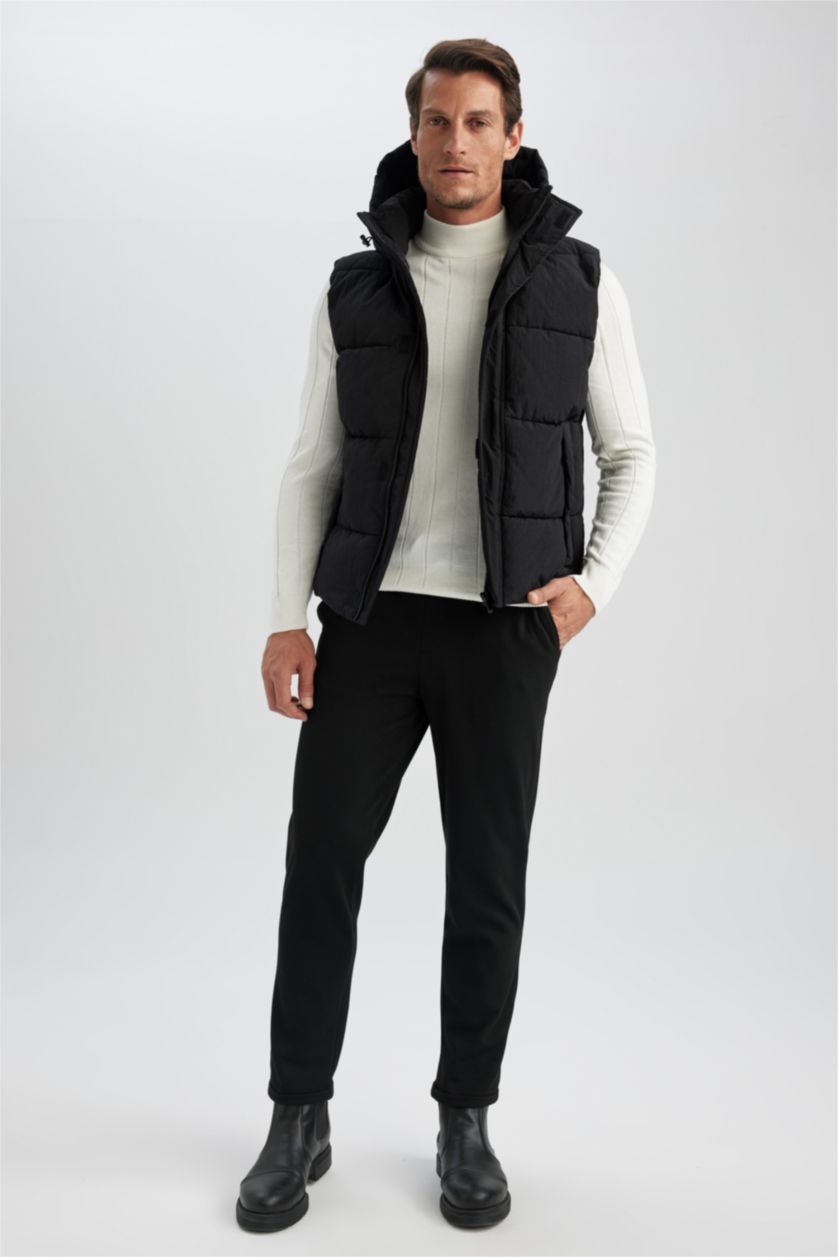 رجال أسود جيلي قصة عادية بغطاء للرأس