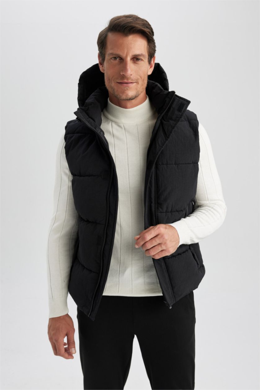 رجال أسود جيلي قصة عادية بغطاء للرأس