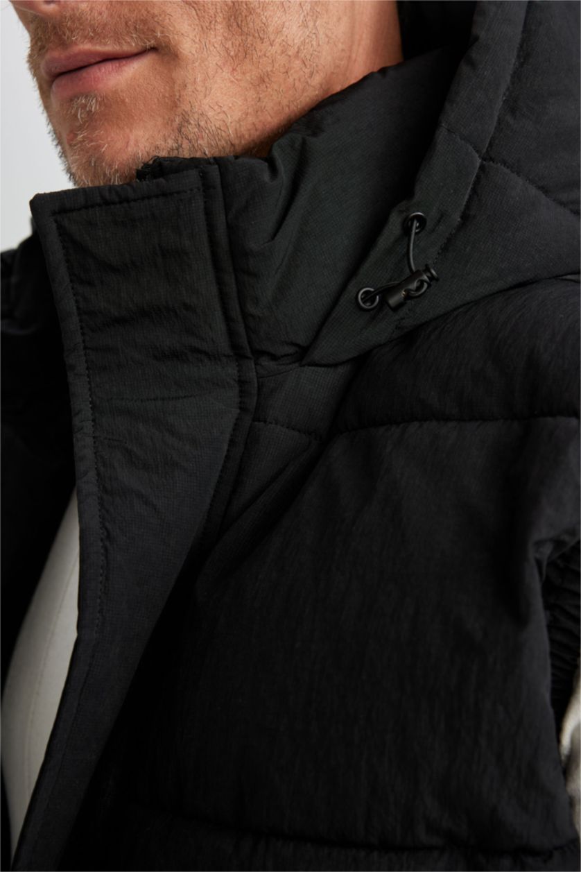 رجال أسود جيلي قصة عادية بغطاء للرأس