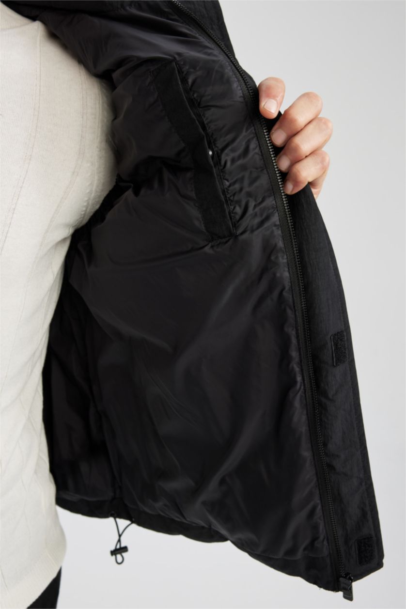 رجال أسود جيلي قصة عادية بغطاء للرأس