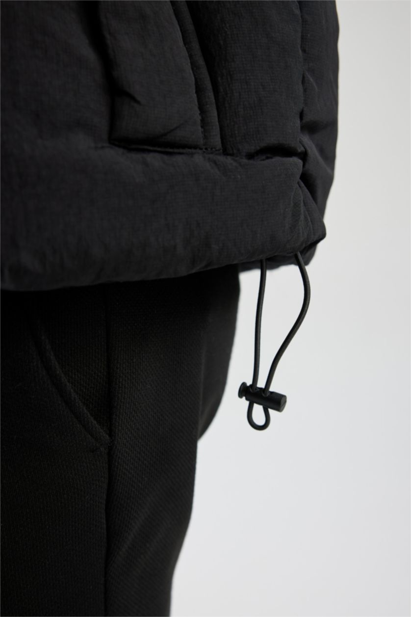 رجال أسود جيلي قصة عادية بغطاء للرأس