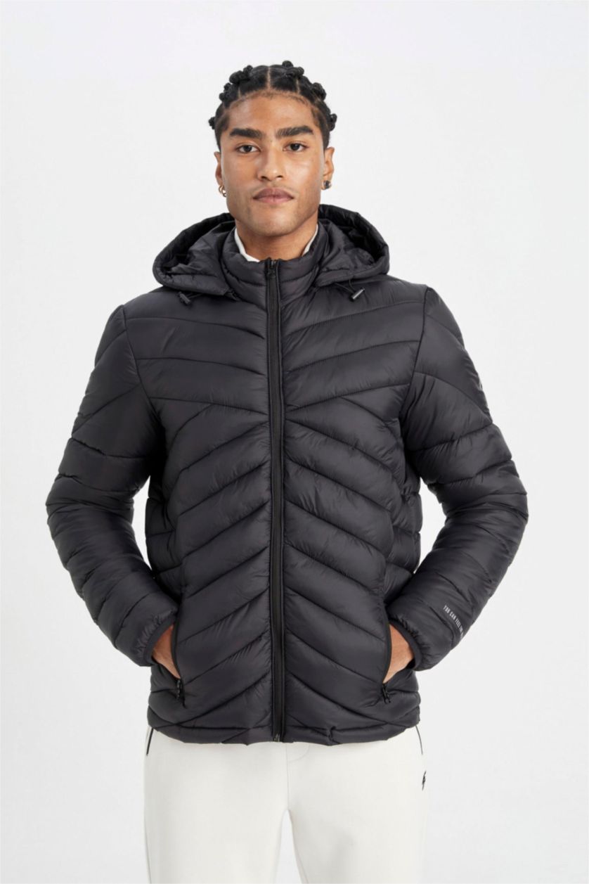 Men Black Water Repellent Zipper Puffer Jacket