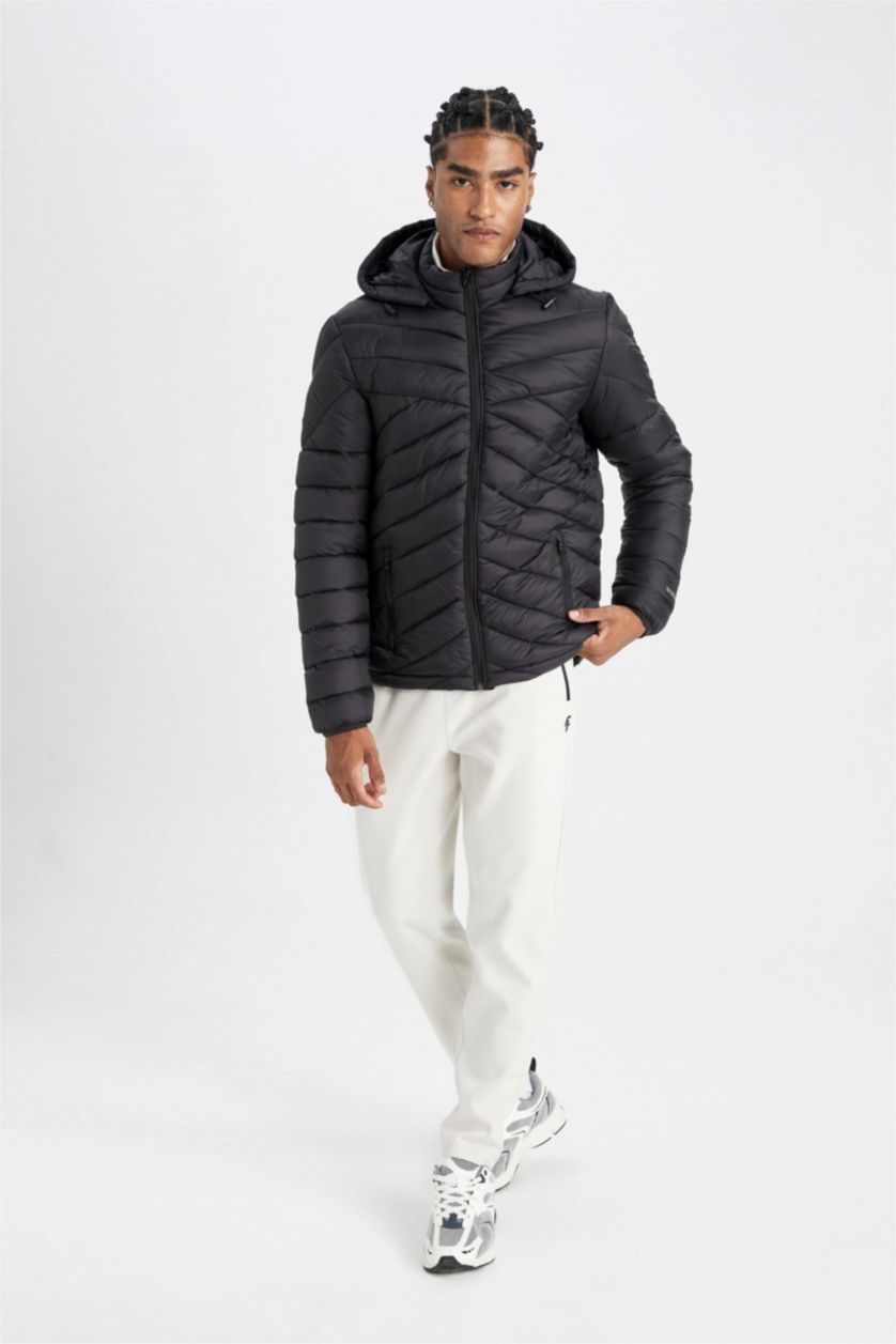 Men Black Water Repellent Zipper Puffer Jacket