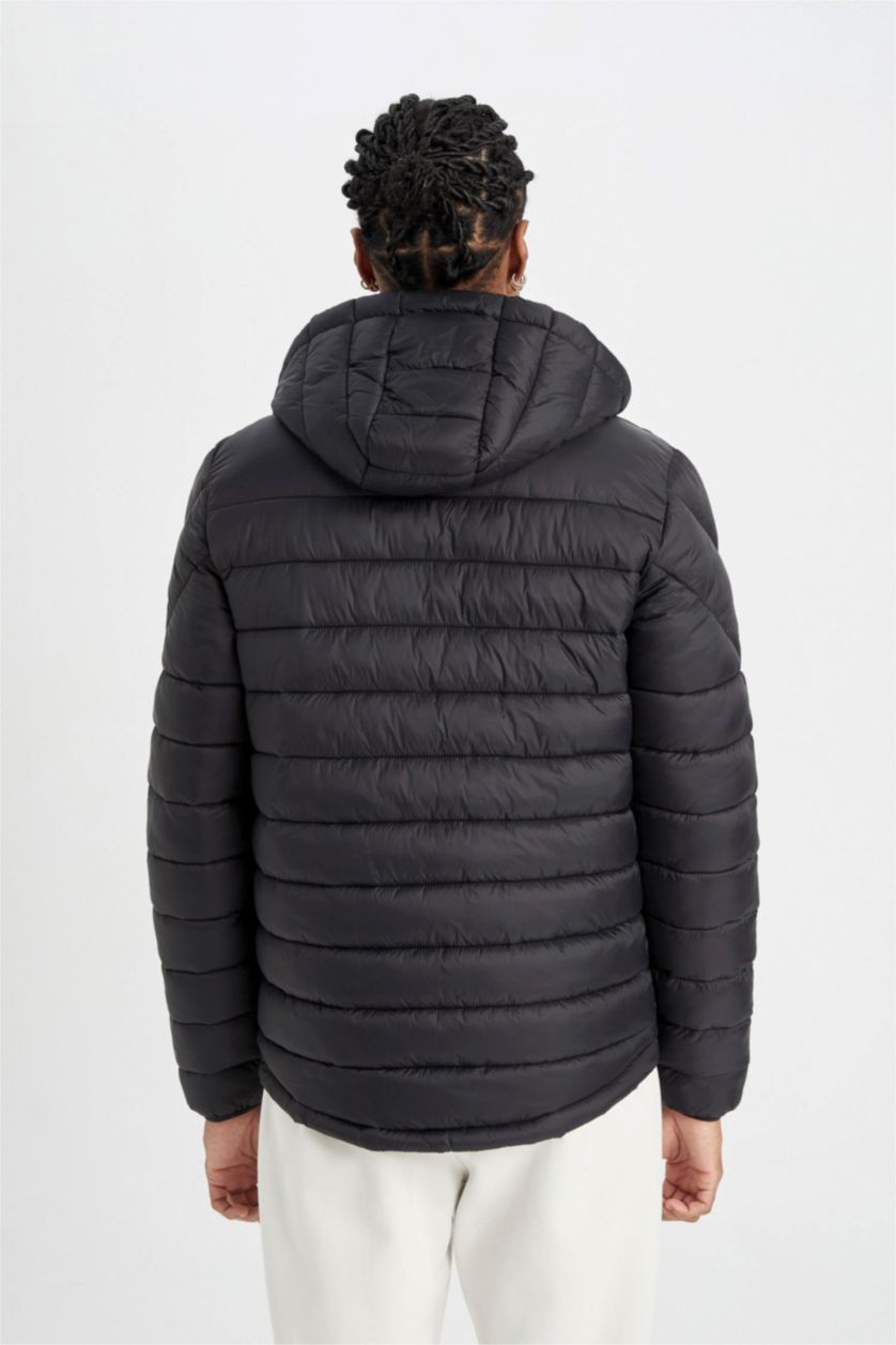 Men Black Water Repellent Zipper Puffer Jacket