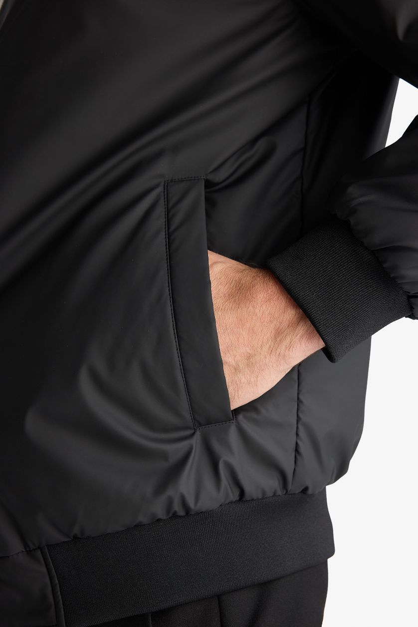 Man Black Slim Fit Puffer Jacket