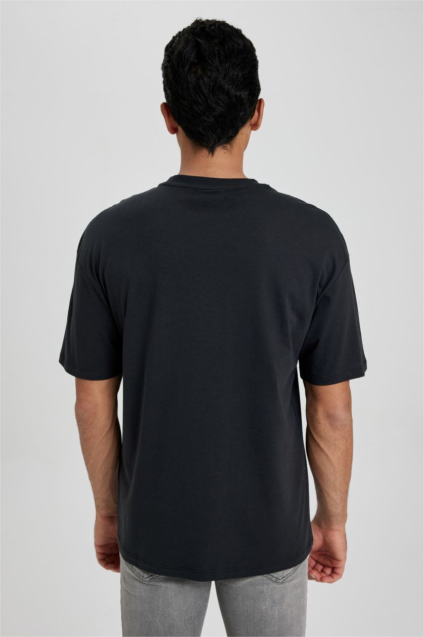 Мужчины Антрацит Футболка комфортного кроя с принтом из хлопка