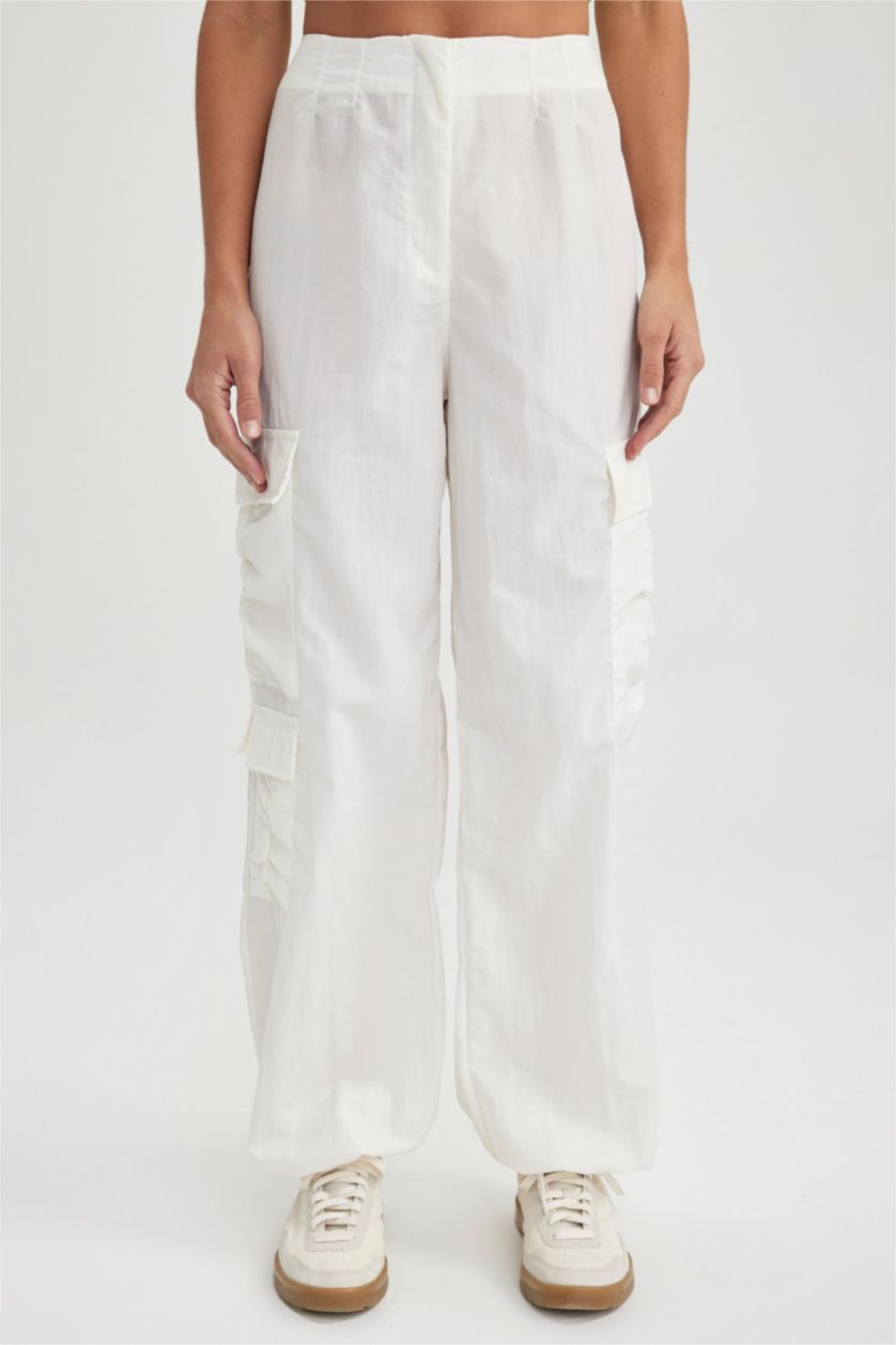 حريمي بيج فاتح بنطلون باراشوت