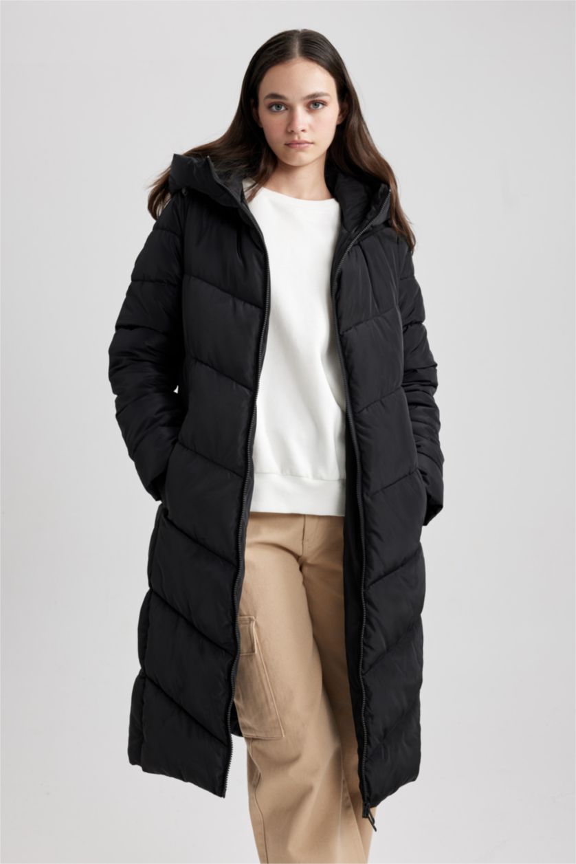 WOMAN Black Waterproof Regular Fit Hooded Puffer Long Jacket