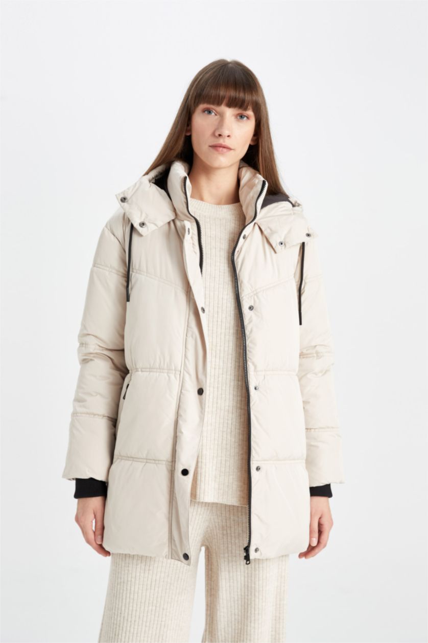 Kadın Bej Su Geçirmez Şişme Mont Parka Oversize Geniş Kalıp Fermuarlı Çıtçıtlı Cepli Kapüşonlu