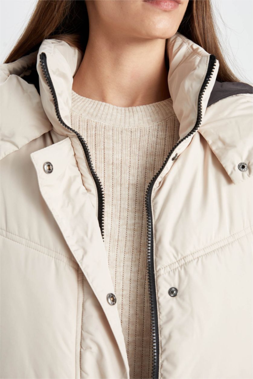 Kadın Bej Su Geçirmez Şişme Mont Parka Oversize Geniş Kalıp Fermuarlı Çıtçıtlı Cepli Kapüşonlu