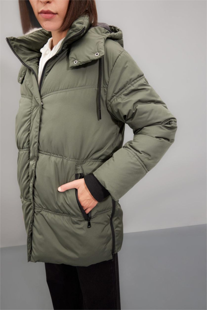 Kadın Haki Su Geçirmez Şişme Mont Parka Oversize Geniş Kalıp Fermuarlı Çıtçıtlı Cepli Kapüşonlu