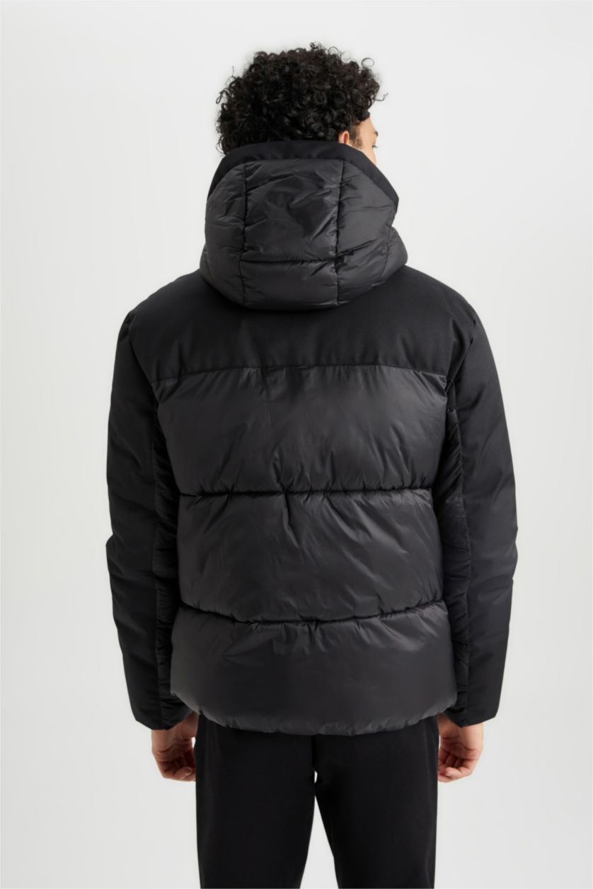 MAN Black Zipper Puffer Jacket