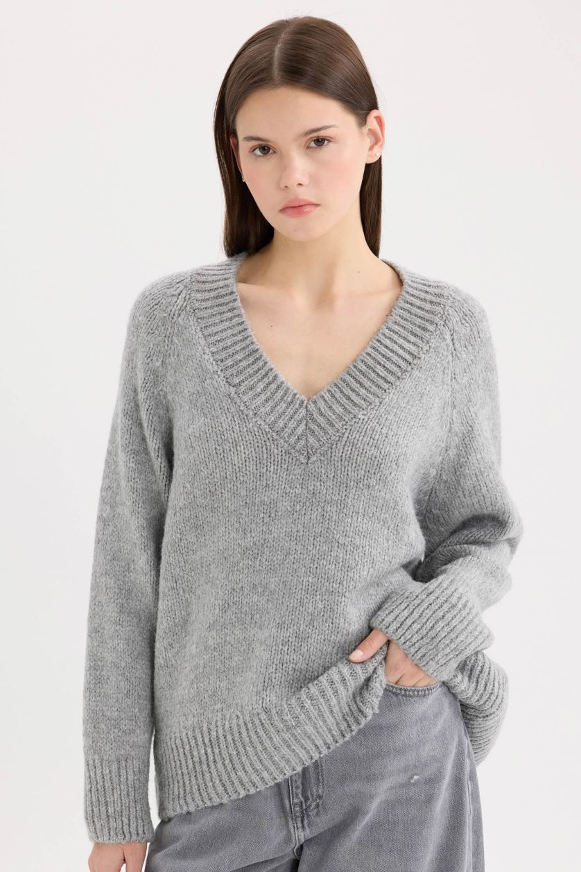 Kadın Gri Melanj Oversıze V Yaka Triko Kazak