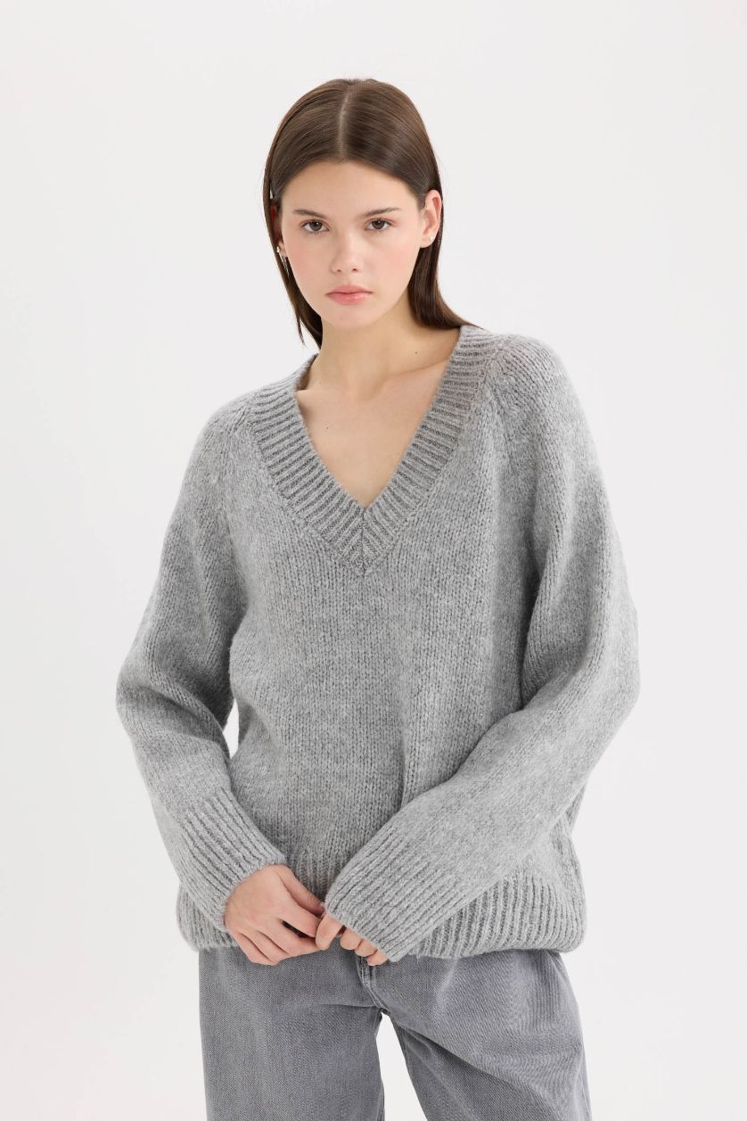 Kadın Gri Melanj Oversıze V Yaka Triko Kazak