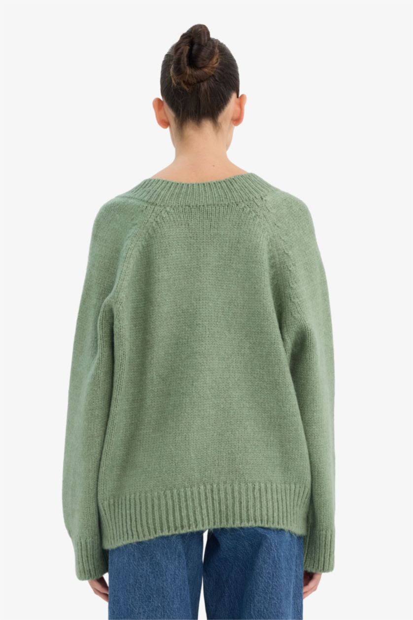 حريمي كاكي بلوفر اوفر سايز بياقة V