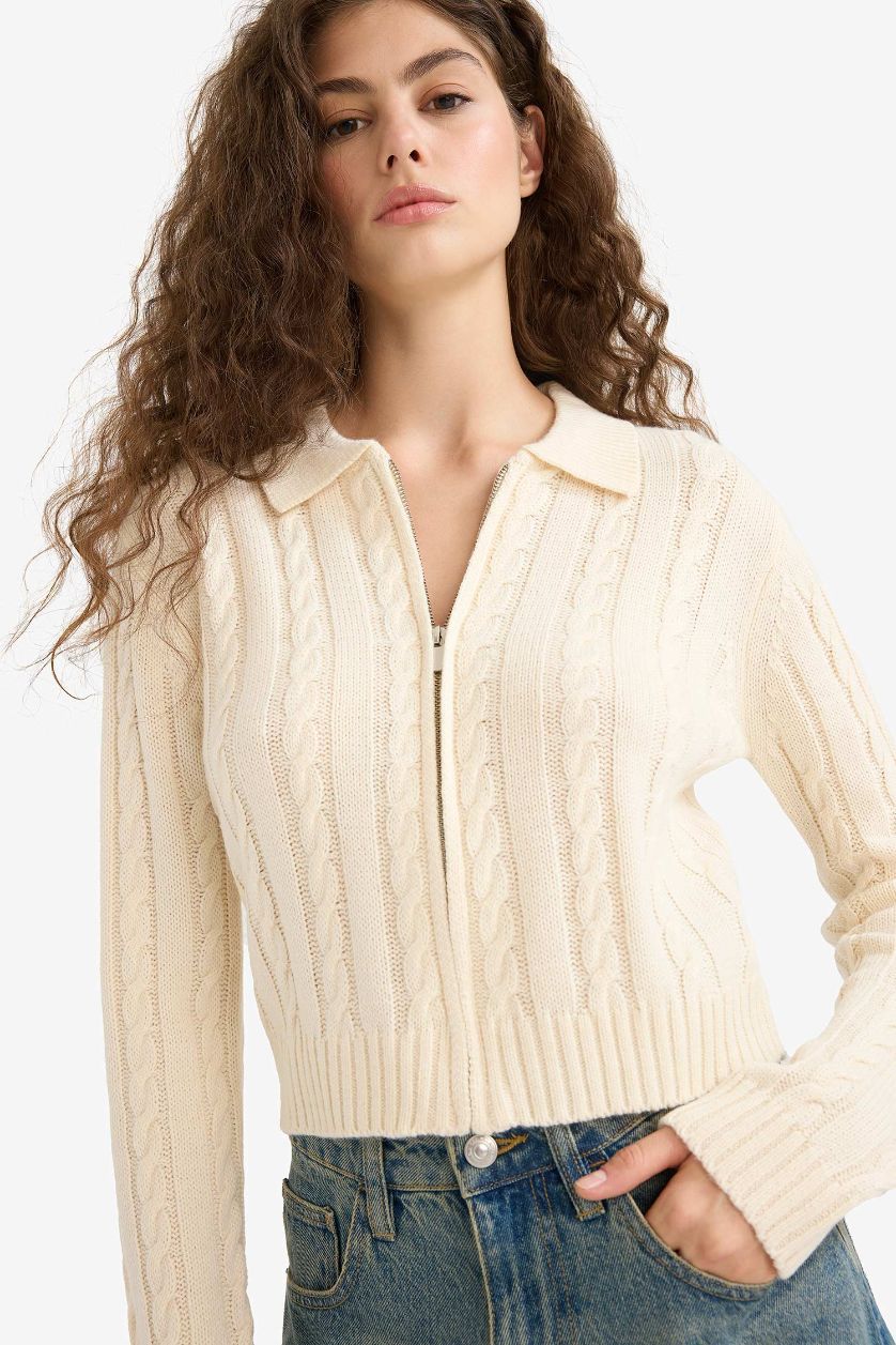 Woman Ecru Regular Fit Polo Collar Zippered Knit Cardigan