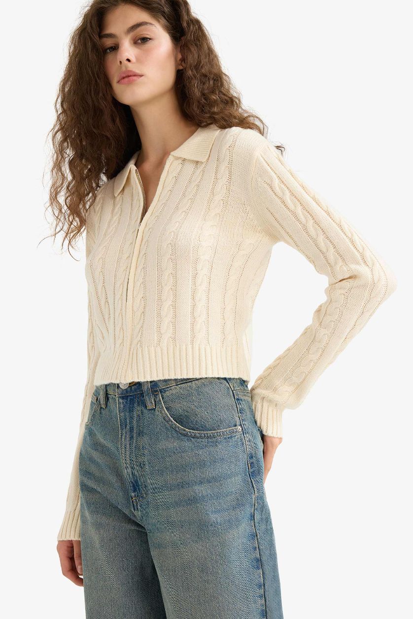 Woman Ecru Regular Fit Polo Collar Zippered Knit Cardigan