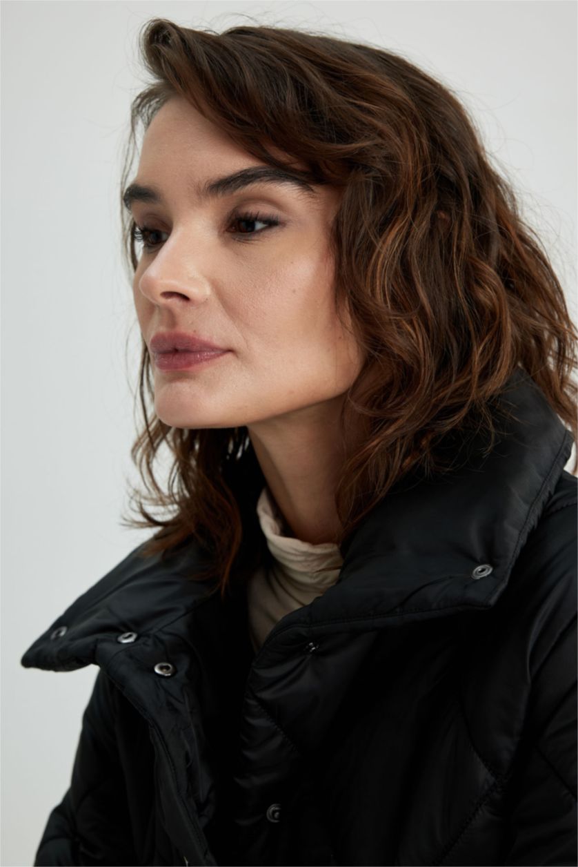 Женская Черный Куртка водоотталкивающая с воротником-стойкой