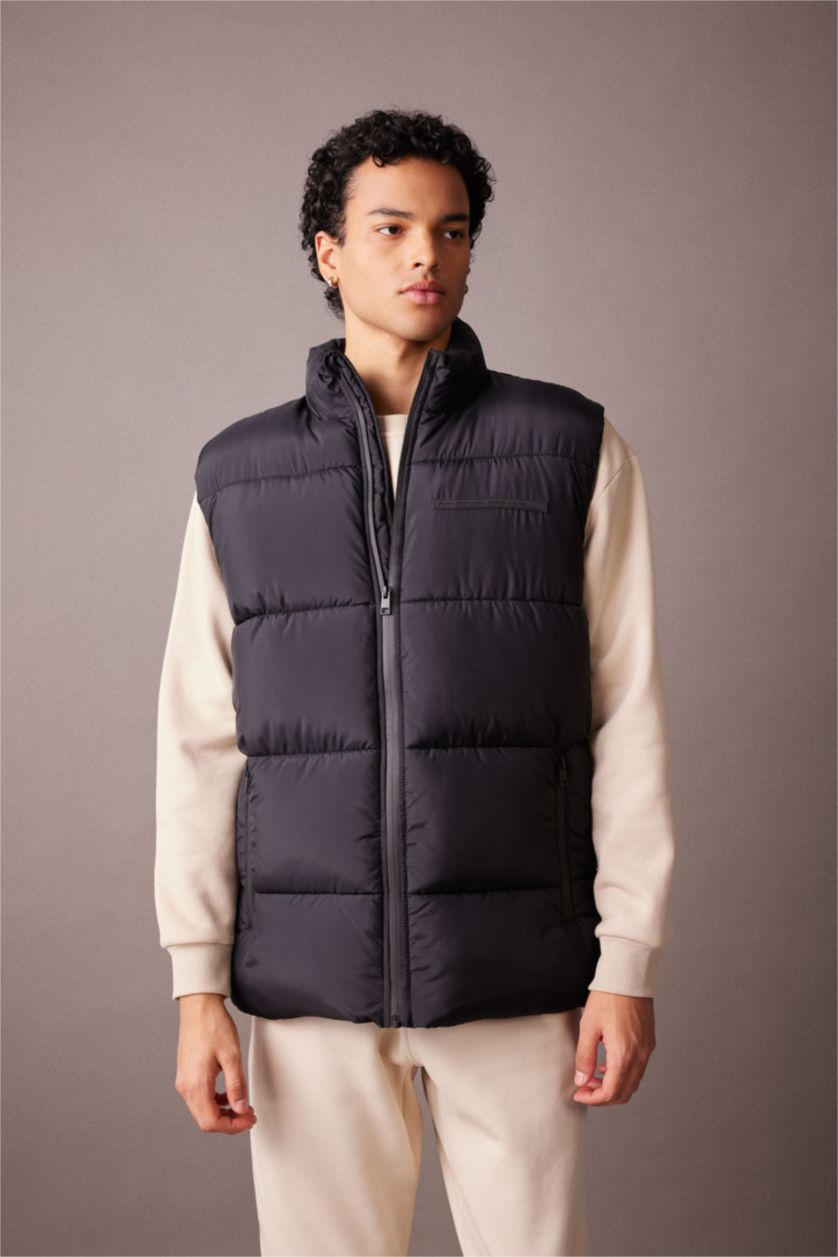 Erkek Siyah Slım Fıt Dik Yaka Yelek