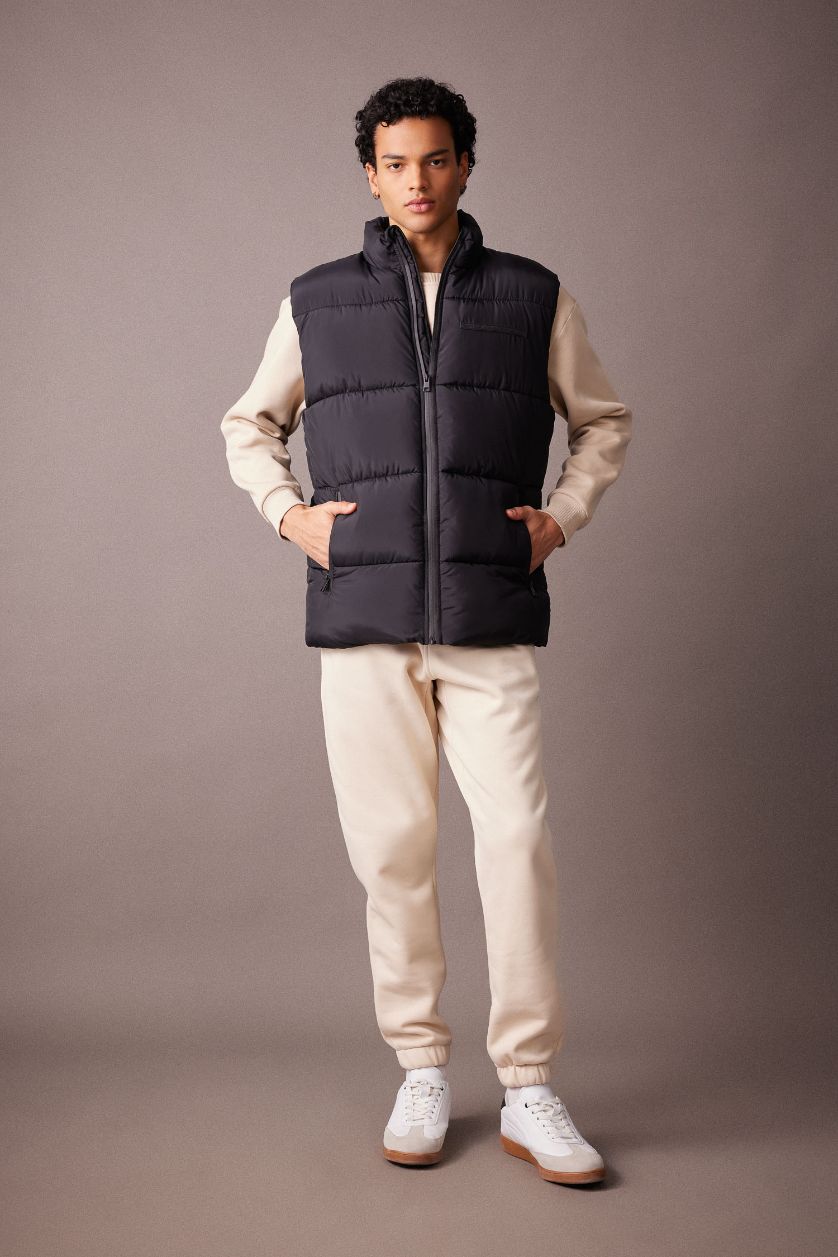 Erkek Siyah Slım Fıt Dik Yaka Yelek