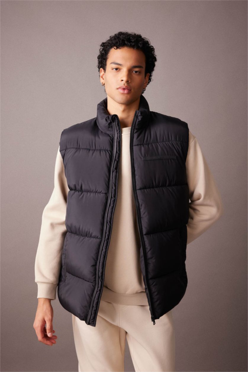 Erkek Siyah Slım Fıt Dik Yaka Yelek