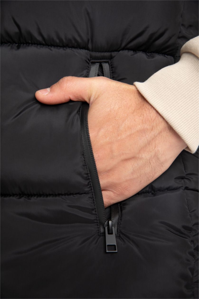 Erkek Siyah Slım Fıt Dik Yaka Yelek