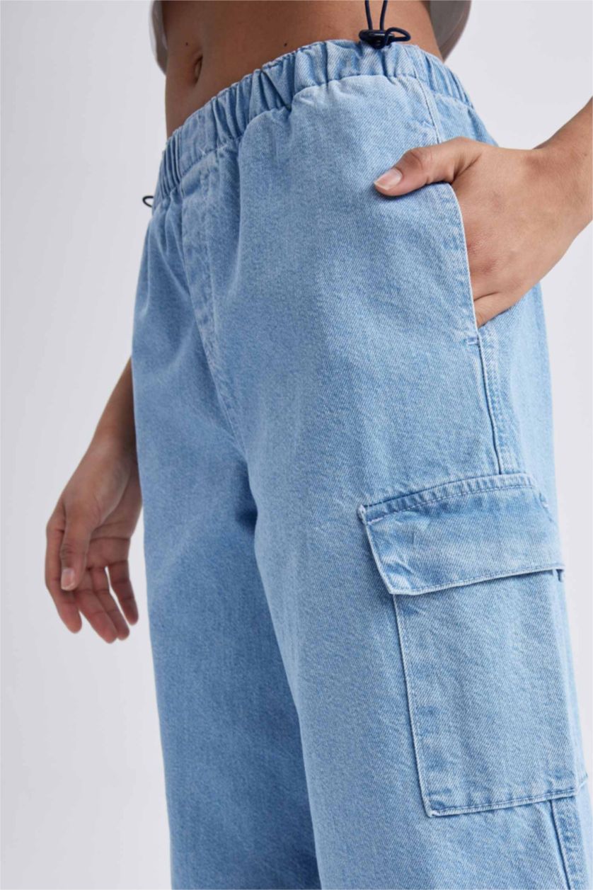 نساء أزرق فاتح بنطلون جينز باراشوت طول الكاحل